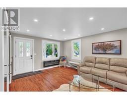 15 Oriole PARKWAY - 18