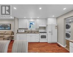 15 Oriole PARKWAY - 19