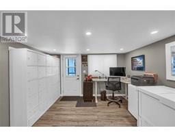 15 Oriole PARKWAY - 25