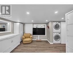 15 Oriole PARKWAY - 26