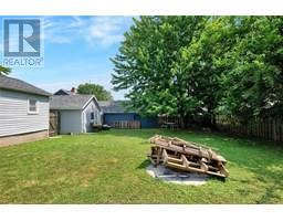 15 Oriole PARKWAY - 36