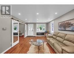 15 Oriole PARKWAY - 6