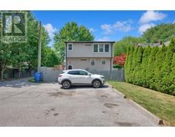 125 Victoria AVENUE - 32