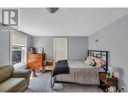 125 Victoria AVENUE - 40