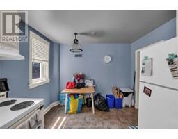 125 Victoria AVENUE - 46