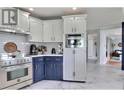 932 Grand AVENUE - 23