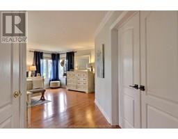 932 Grand AVENUE - 33