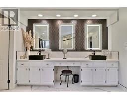 932 Grand AVENUE - 39