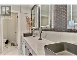 932 Grand AVENUE - 40