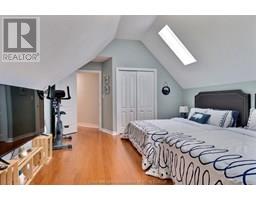 932 Grand AVENUE - 43