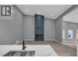 30 MCNAUGHTON AVENUE East - 24