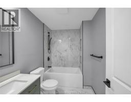 30 MCNAUGHTON AVENUE East - 32