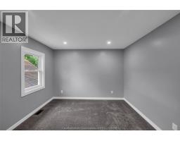 30 MCNAUGHTON AVENUE East - 34