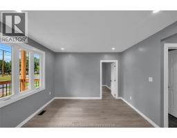 30 MCNAUGHTON AVENUE East - 9