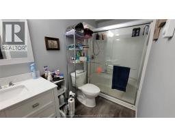 12 Montgomery DRIVE - 10