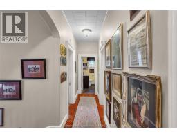 41 Erie STREET South - 43