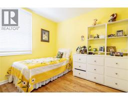31 PETERBOROUGH DRIVE - 17