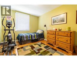 31 PETERBOROUGH DRIVE - 18
