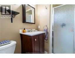 31 PETERBOROUGH DRIVE - 32