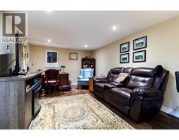 31 PETERBOROUGH DRIVE - 33
