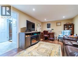 31 PETERBOROUGH DRIVE - 35