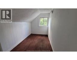13 Canary CRESCENT - 9