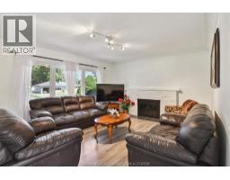 274 TWEEDSMUIR AVENUE East - 16