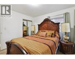 274 TWEEDSMUIR AVENUE East - 38