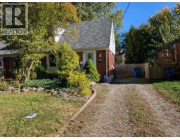 76 Sunnyside AVENUE - 2