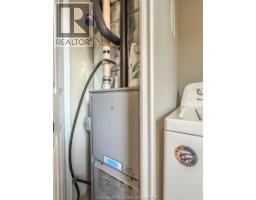 115 Fielder AVENUE - 32