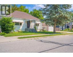 5 BUCKINGHAM AVENUE - 5