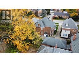 129 William STREET South - 45