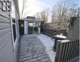 15895 Longwoods ROAD - 28