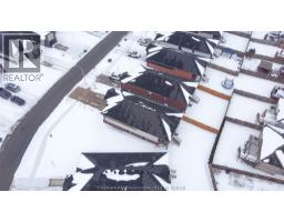 199 MOONSTONE CRESCENT - 44