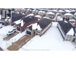 199 MOONSTONE CRESCENT - 46