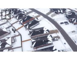 199 MOONSTONE CRESCENT - 48