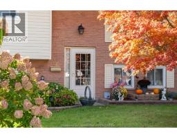 56 Rossini CRESCENT - 48