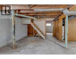 68 TWEEDSMUIR AVENUE East - 17