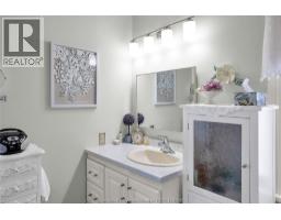 412 GREGORY DRIVE East - 26