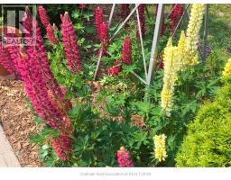 412 GREGORY DRIVE East - 39