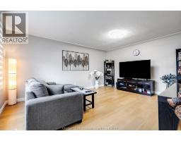 63 PEIRONE CRESCENT - 2