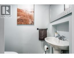 63 PEIRONE CRESCENT - 21