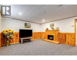 63 PEIRONE CRESCENT - 23