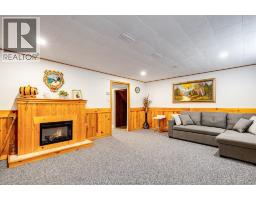 63 PEIRONE CRESCENT - 24