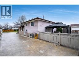 63 PEIRONE CRESCENT - 29