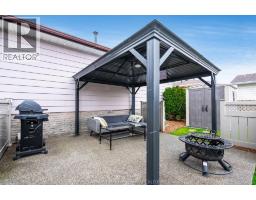 63 PEIRONE CRESCENT - 32