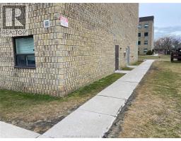 150 Park AVENUE East UnitNo. 211 - 4