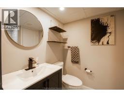 31 Adelaide STREET North - 12