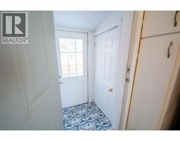 31 Adelaide STREET North - 26