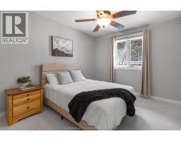 323 VICTORIA AVENUE - 25